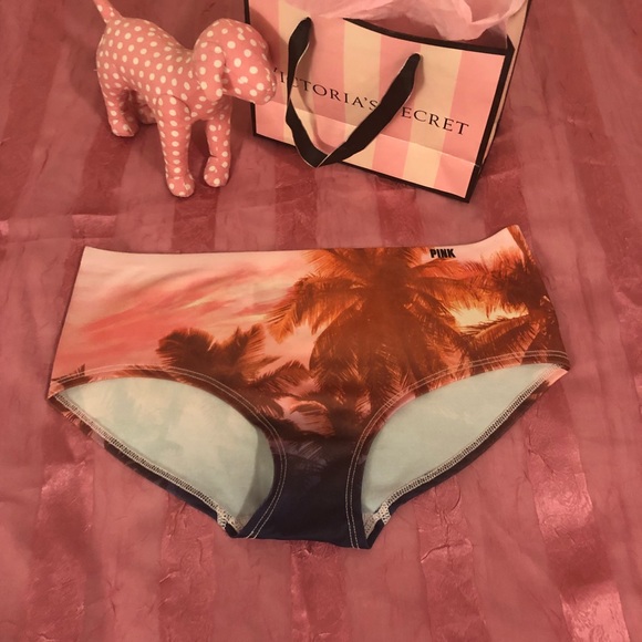 VS PINK Cool & Comfy Lightly Lined Bra & Hipsters - Picture 8 of 8